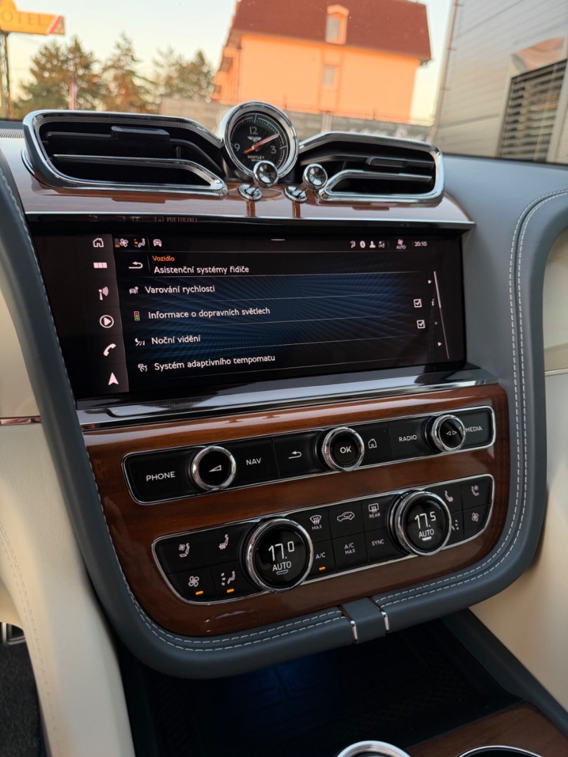 Bentley Bentayga 4.0 V8 First Edition SK ŠPZ VZDUCH-TV-360CAM