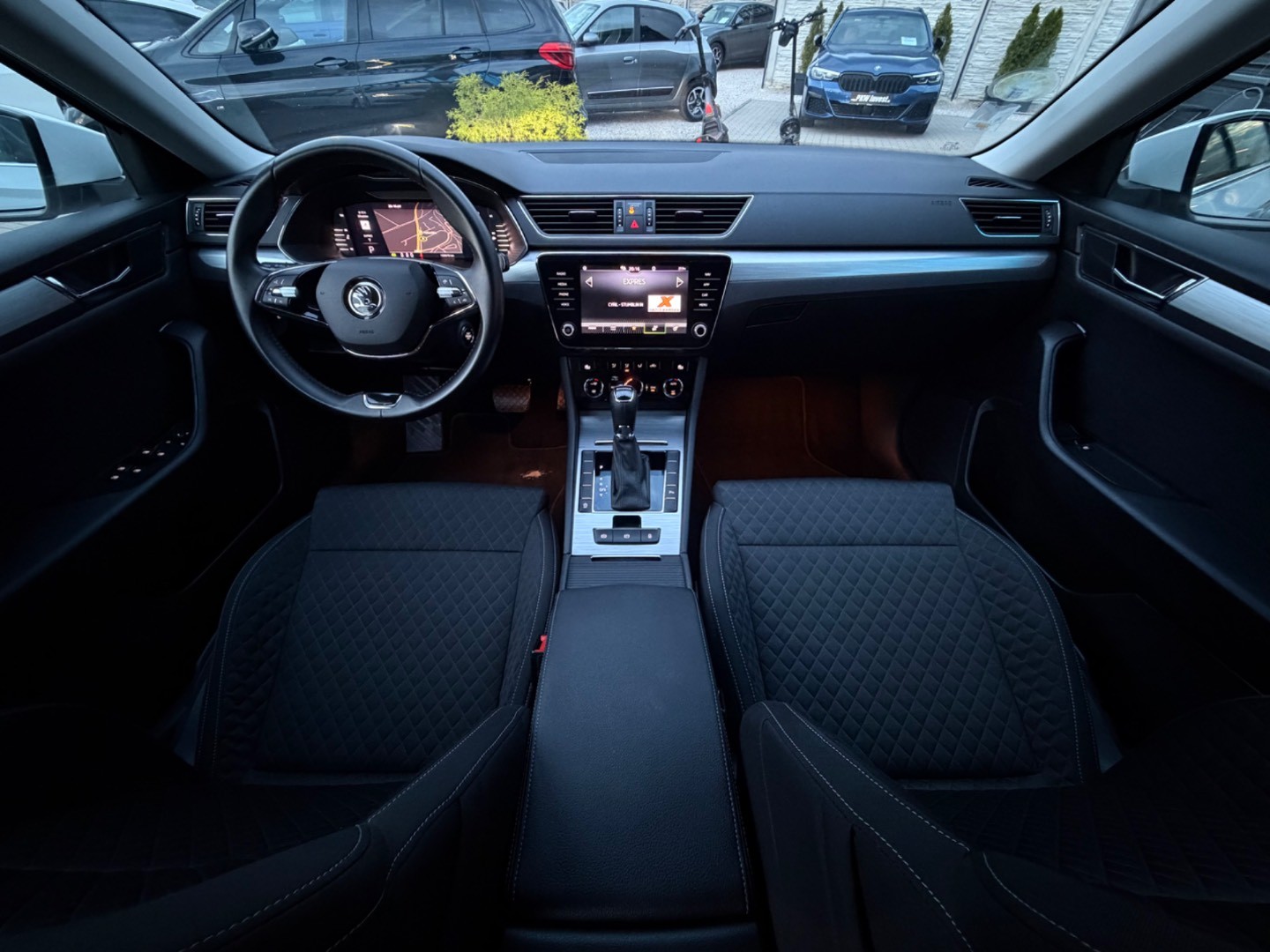 Škoda Superb Combi 2.0TDi DSG Style VIRTUAL-KAMERA