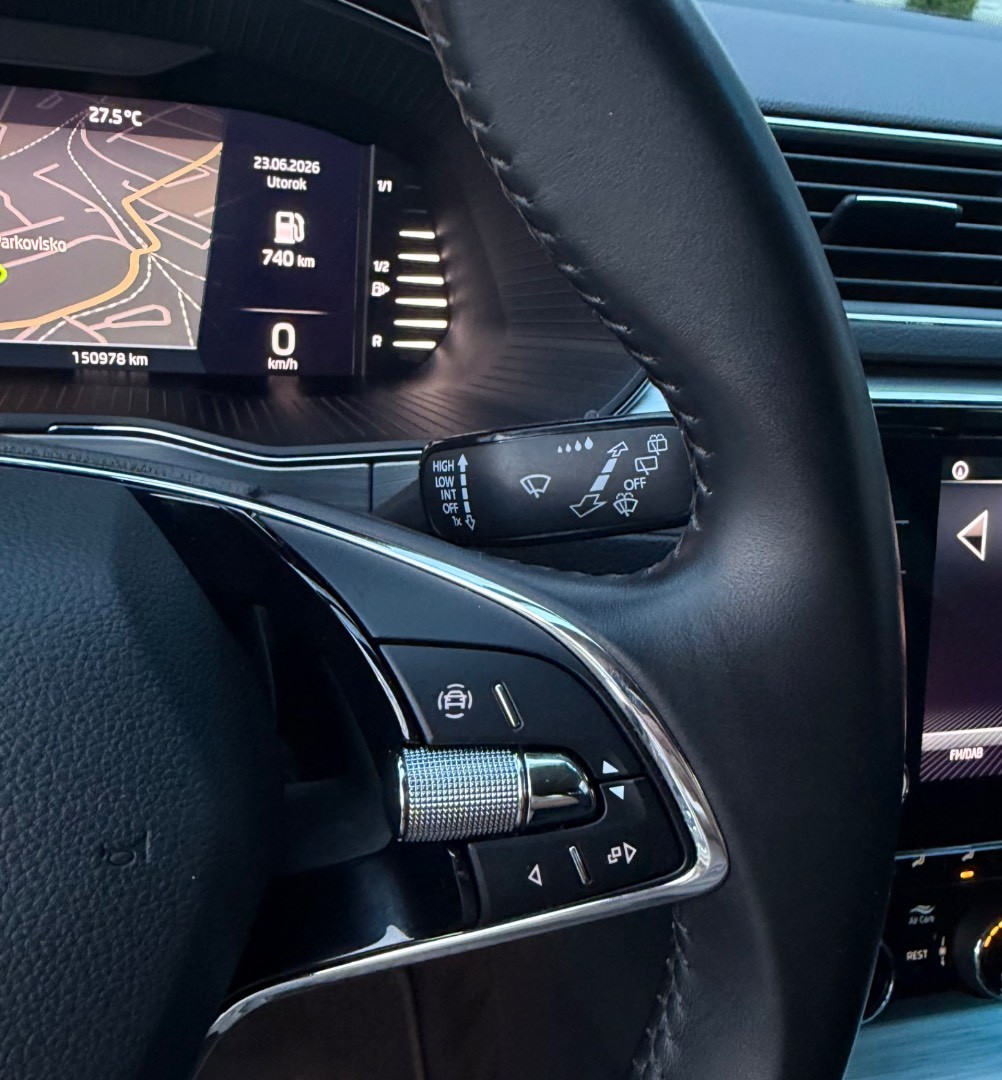 Škoda Superb Combi 2.0TDi DSG Style VIRTUAL-KAMERA
