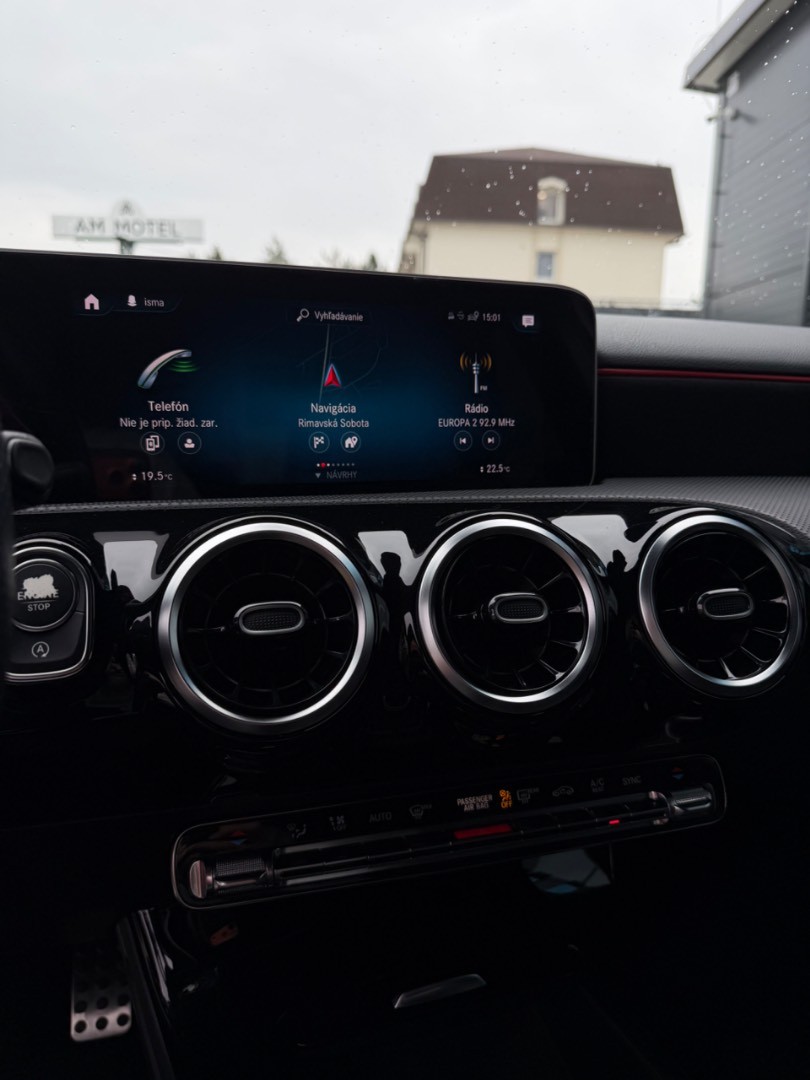 Mercedes-Benz A trieda 180d /T AMG line