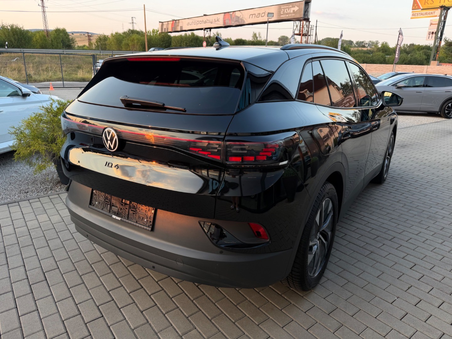 Volkswagen ID.4 PRO Individual 210kW TEPELKO-ZÁRUKA-SOH 100%