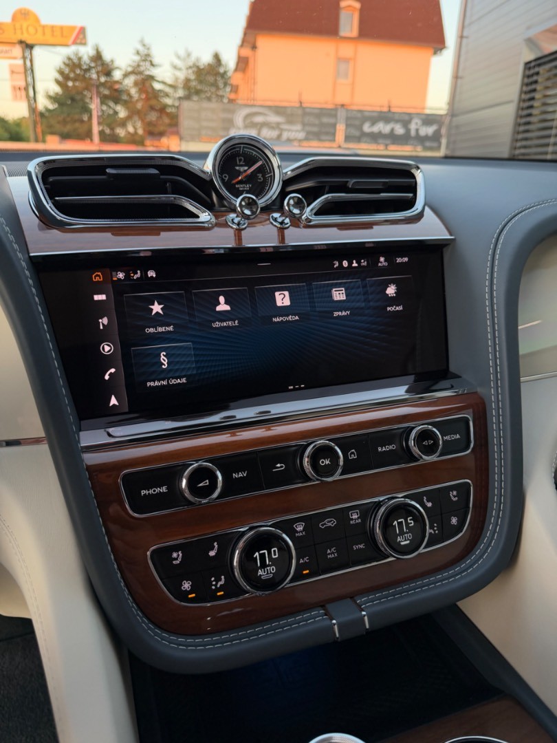 Bentley Bentayga 4.0 V8 First Edition SK ŠPZ VZDUCH-TV-360CAM