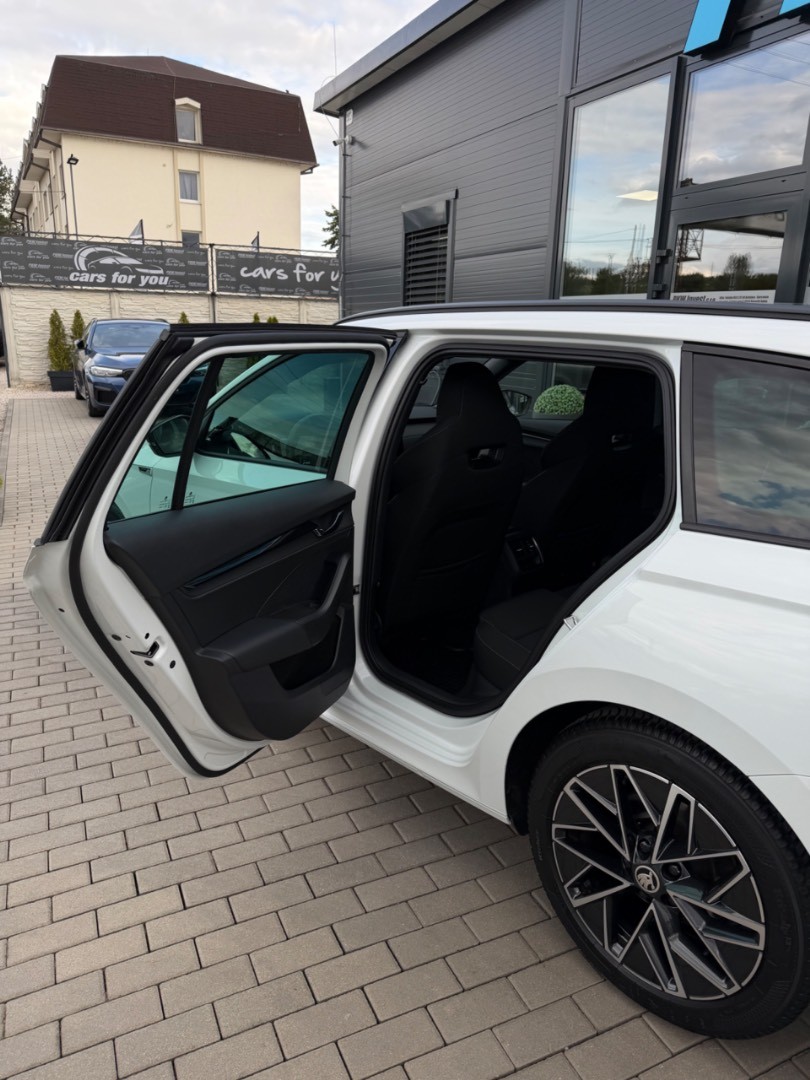 Škoda Octavia Combi 2.0TDi DSG Sportline Edition TOP