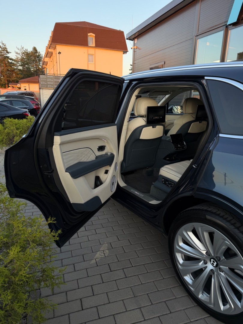Bentley Bentayga 4.0 V8 First Edition SK ŠPZ VZDUCH-TV-360CAM