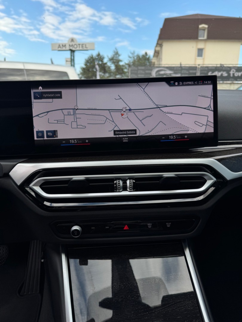 BMW Rad 3 Touring 320d  mHEV x-Drive A/T Luxury SK ŠPZ