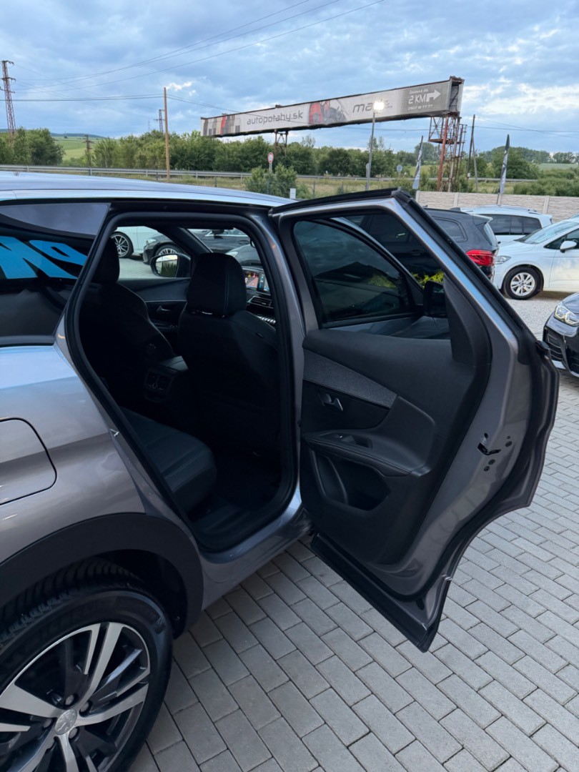 Peugeot 3008 1.5 Blue HDi 130k Allure A/T