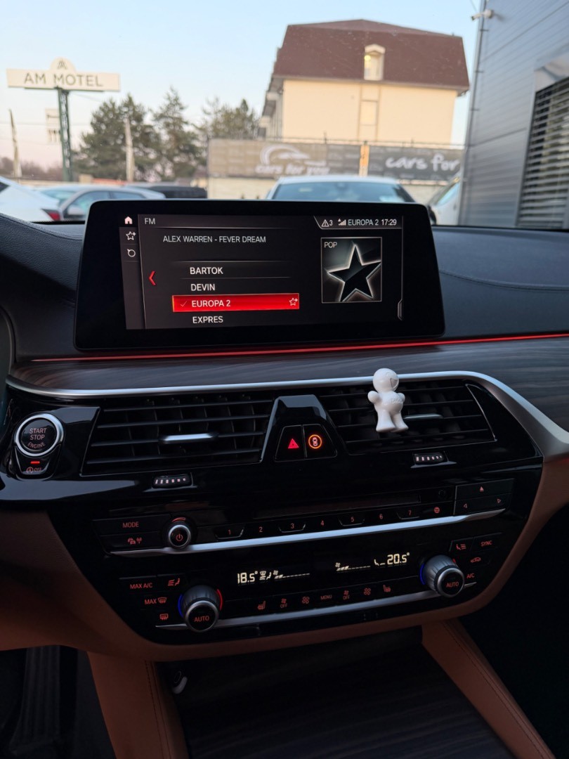 BMW Rad 5 Touring 530d  x-Drive A/T Luxury line *ŤAŽNÉ*