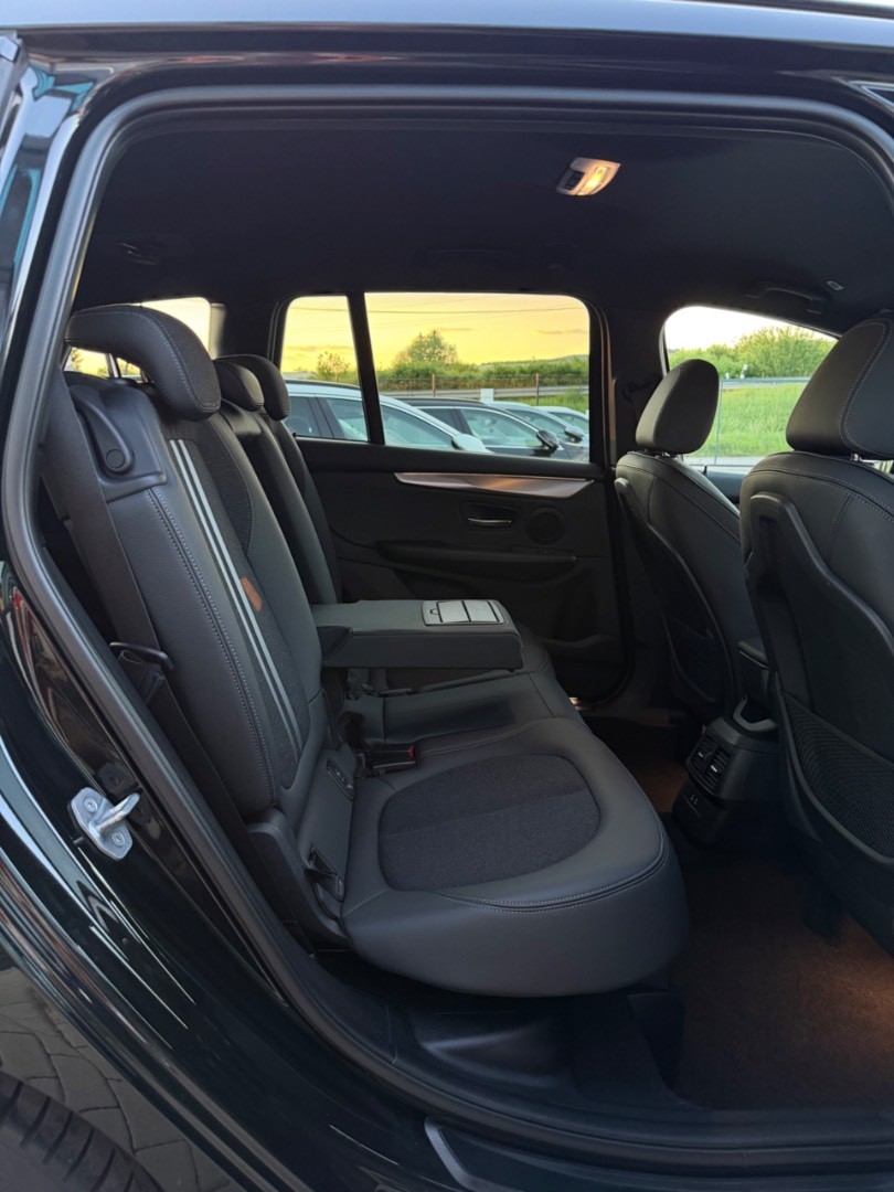 BMW Rad 2 Gran Tourer 218i   A/T M-Sport 7M Black line