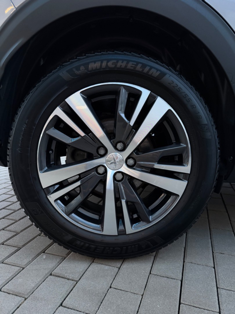 Peugeot 3008 1.5 Blue HDi 130k Allure A/T