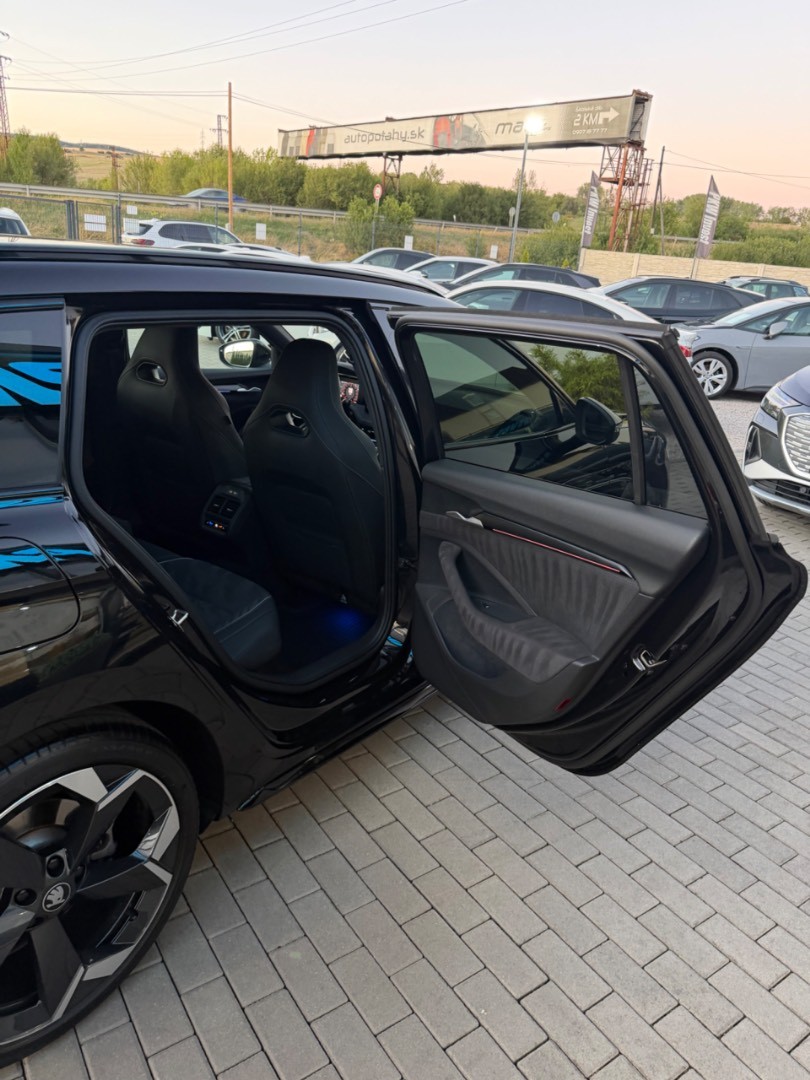Škoda Superb Combi 2.0TDi DSG Sportline *ZÁRUKA*SK*FULL*