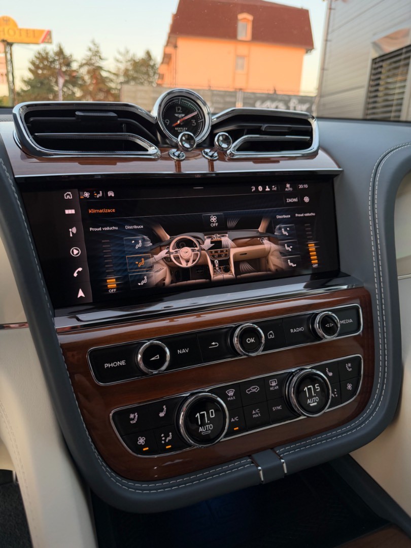 Bentley Bentayga 4.0 V8 First Edition SK ŠPZ VZDUCH-TV-360CAM