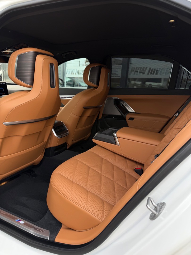 BMW Rad 7 740d mHEV x-Drive A/T Individual Edition SK ŠPZ