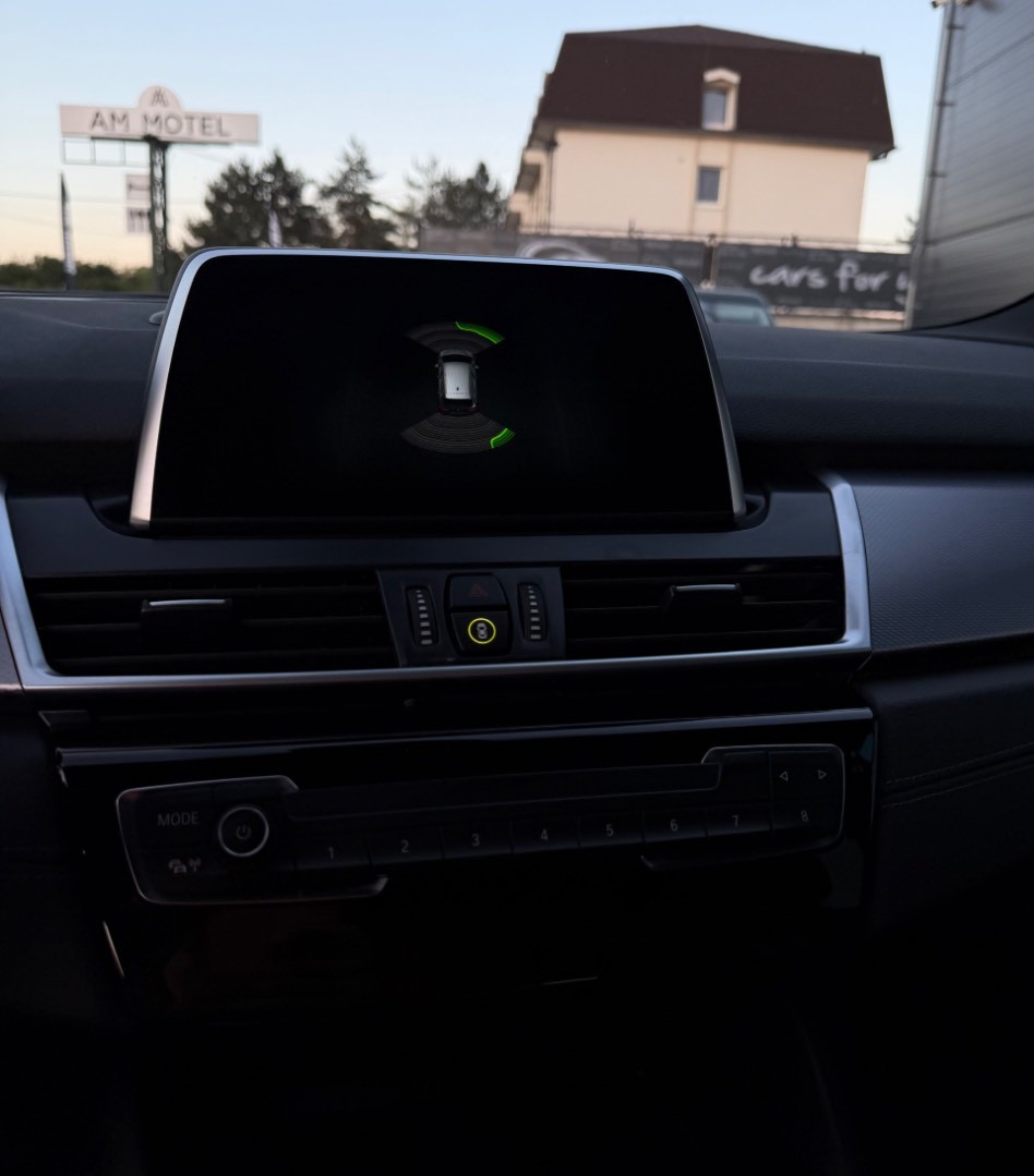 BMW Rad 2 Gran Tourer 218i   A/T M-Sport 7M Black line