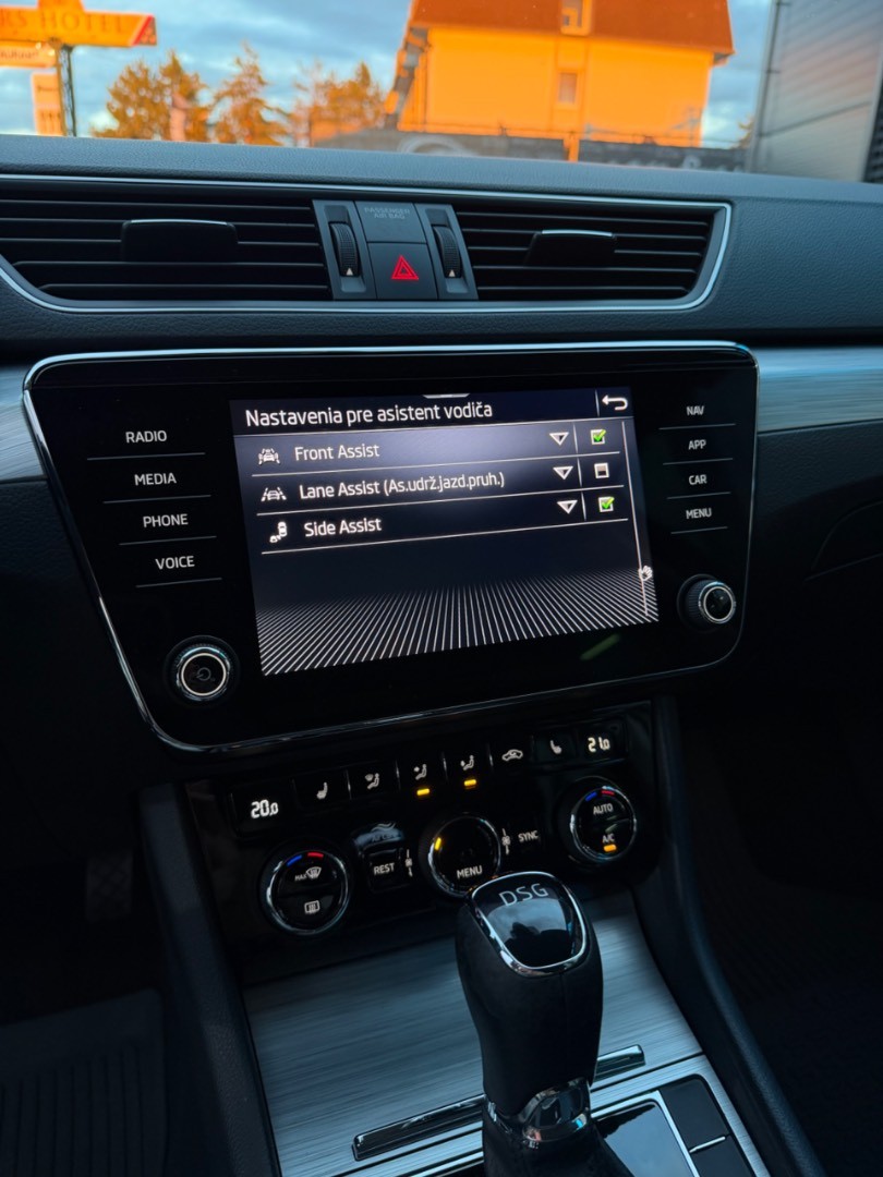 Škoda Superb 2.0TDi DSG Style SK ŠPZ