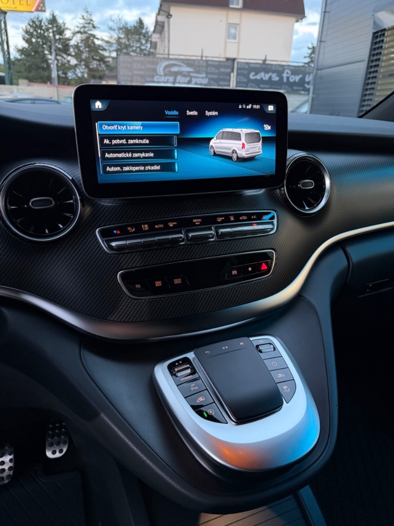 Mercedes-Benz V trieda 300CDi A/T 4Matic 7M AMG line