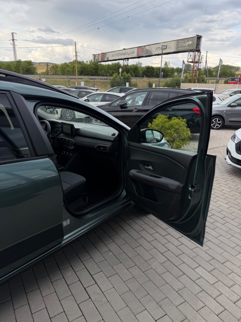 Dacia Jogger EXTREME 1.6Hybrid 140PS A/T 5M
