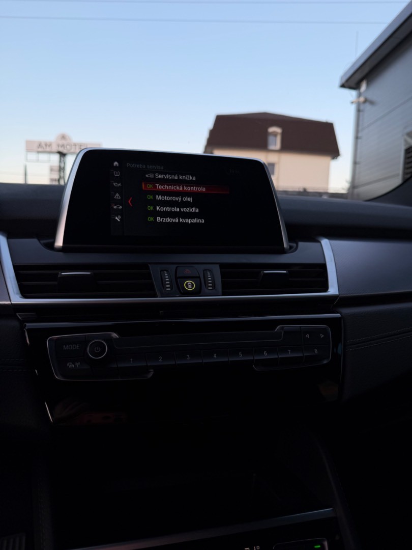 BMW Rad 2 Gran Tourer 218i   A/T M-Sport 7M Black line