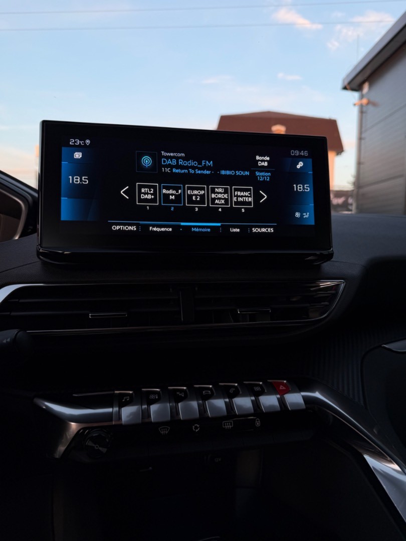 Peugeot 5008 1.5BlueHDi 130PS A/T 7-MIESTNE Allure Edition