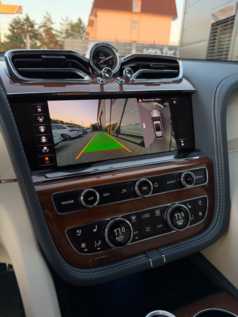Bentley Bentayga 4.0 V8 First Edition SK ŠPZ VZDUCH-TV-360CAM