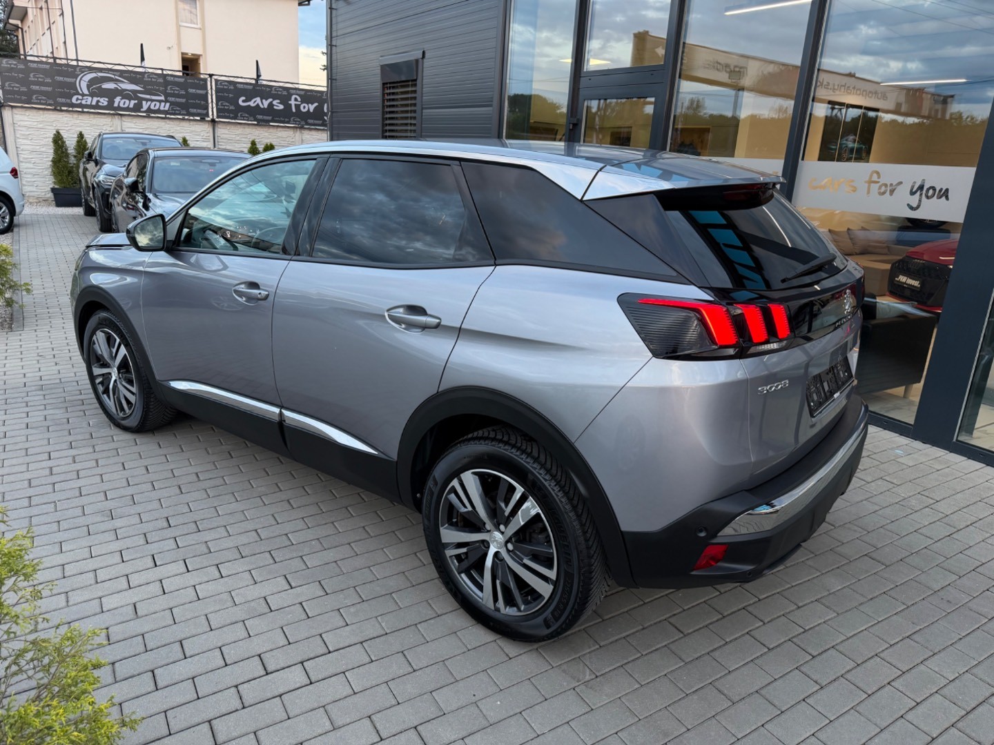 Peugeot 3008 1.5 Blue HDi 130k Allure A/T