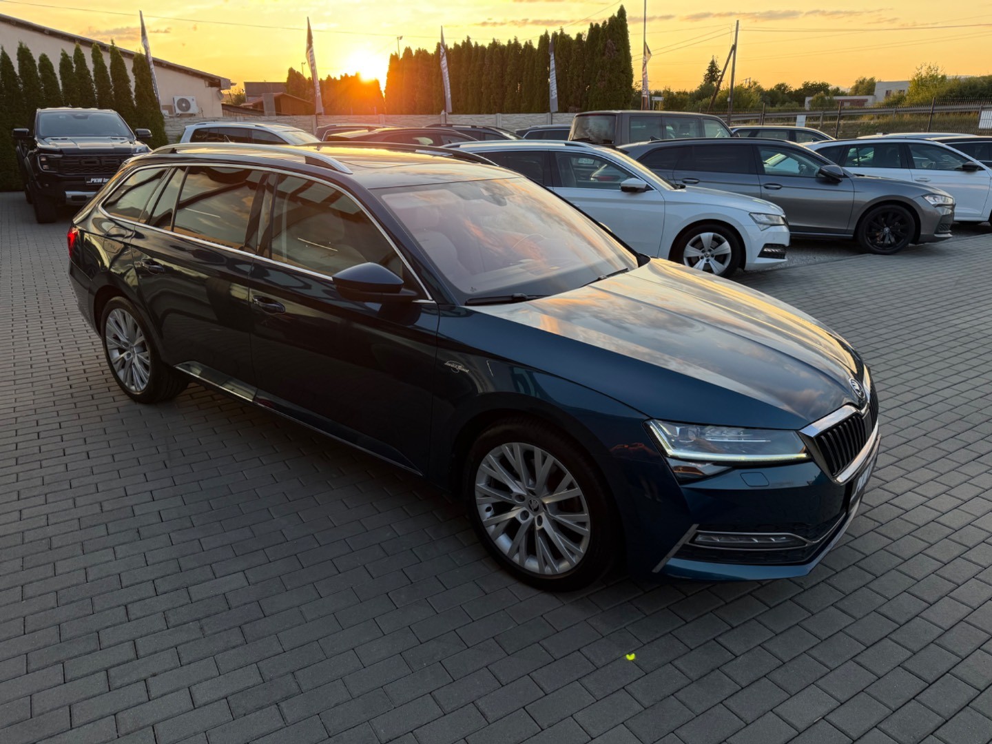 Škoda Superb Combi 2.0TDi DSG 4×4 L&K SK ŠPZ FULL
