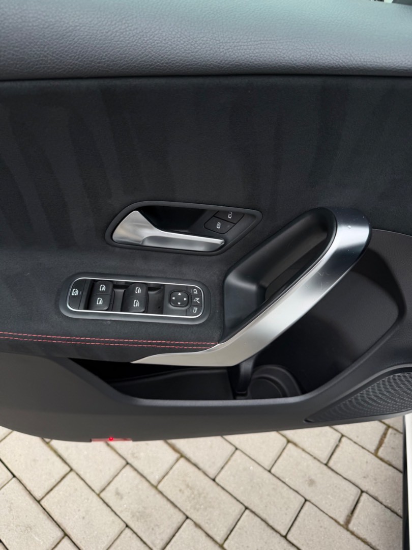 Mercedes-Benz A trieda 180d /T AMG line