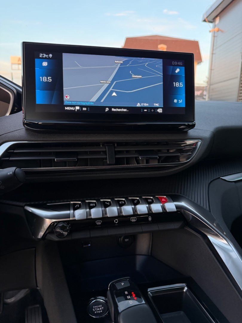 Peugeot 5008 1.5BlueHDi 130PS A/T 7-MIESTNE Allure Edition