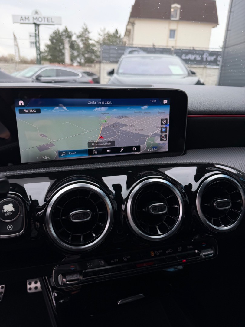 Mercedes-Benz A trieda 180d /T AMG line