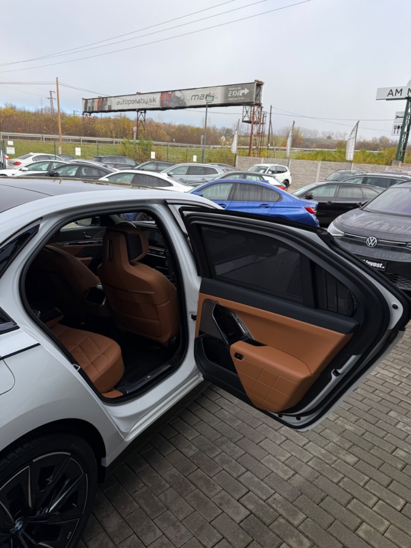 BMW Rad 7 740d mHEV x-Drive A/T Individual Edition SK ŠPZ