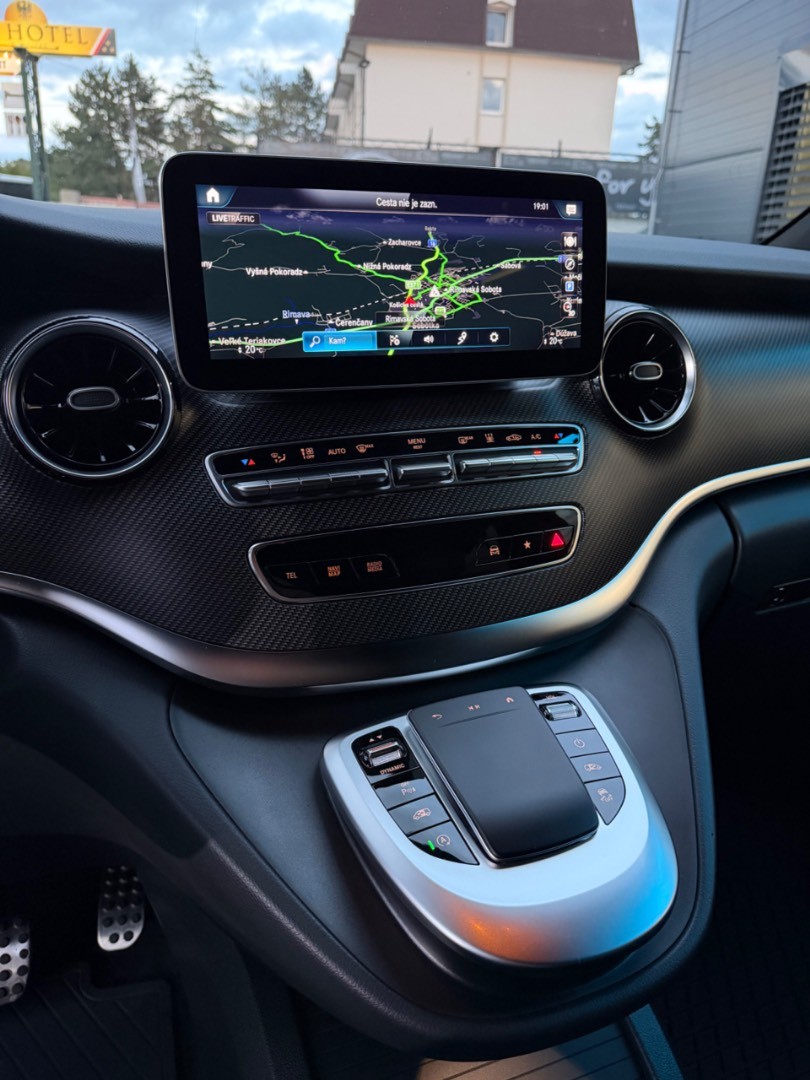 Mercedes-Benz V trieda 300CDi A/T 4Matic 7M AMG line