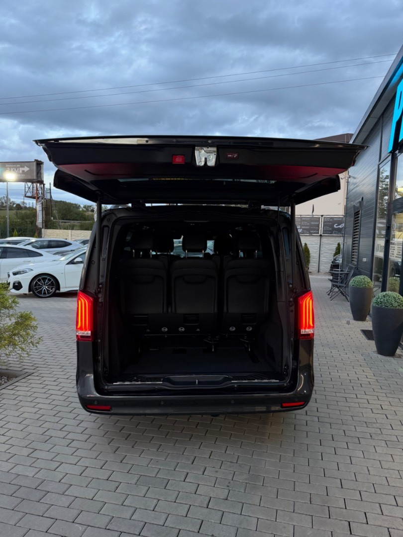 Mercedes-Benz V trieda 300CDi A/T 4Matic 7M AMG line