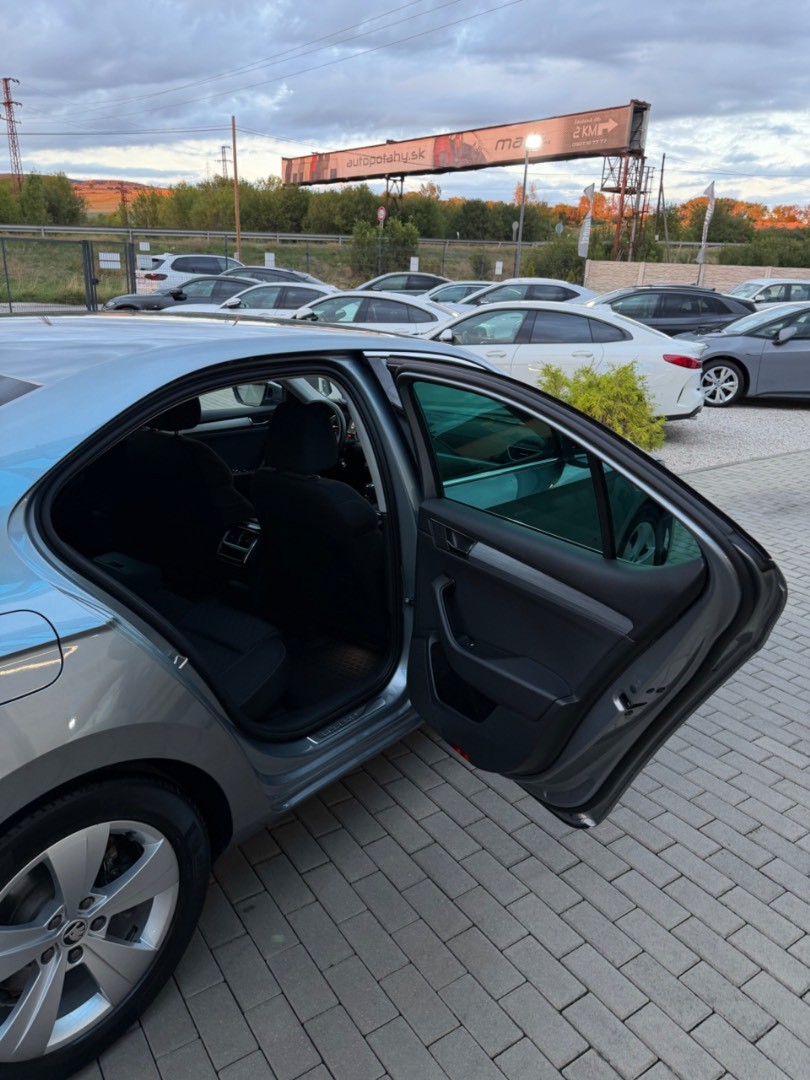 Škoda Superb 2.0TDi DSG Style SK ŠPZ