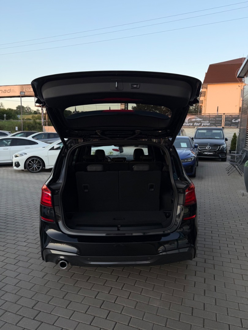 BMW Rad 2 Gran Tourer 218i   A/T M-Sport 7M Black line