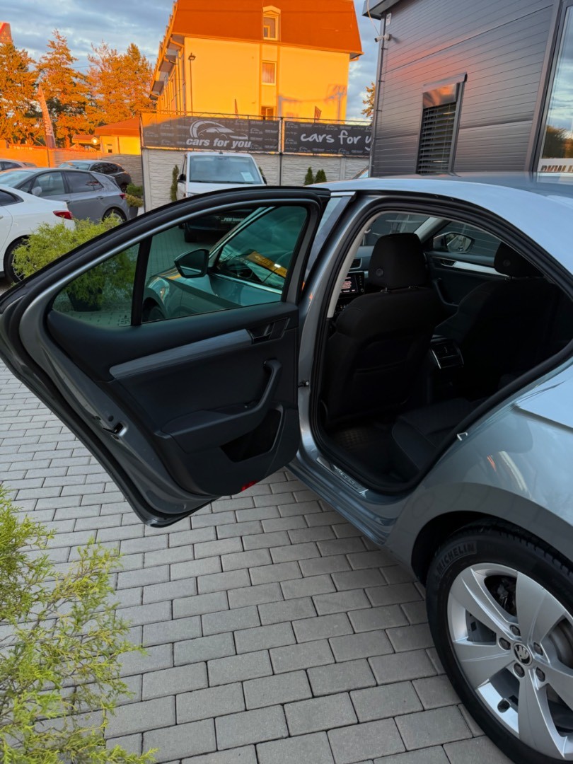 Škoda Superb 2.0TDi DSG Style SK ŠPZ