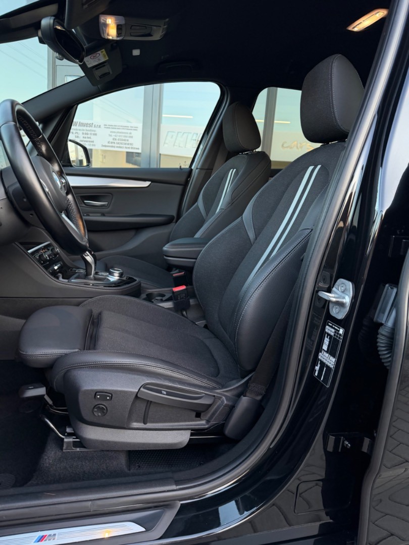 BMW Rad 2 Gran Tourer 218i   A/T M-Sport 7M Black line