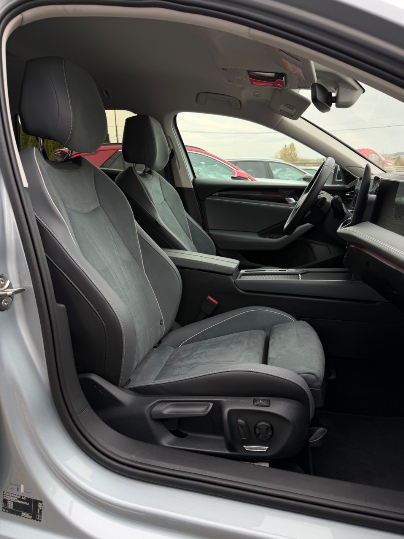 Volkswagen Passat Variant 2.0TDi DSG Elegance SK ŠPZ