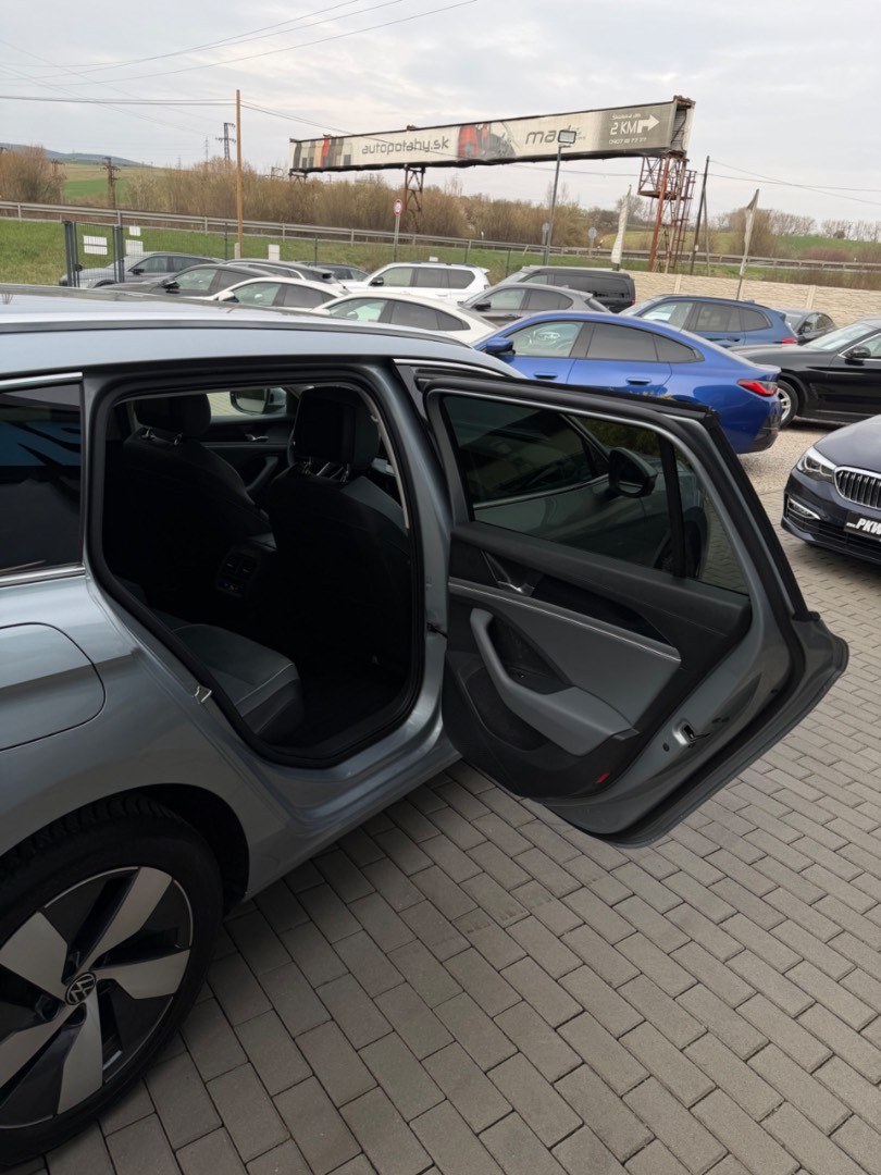 Volkswagen Passat Variant 2.0TDi DSG Elegance SK ŠPZ