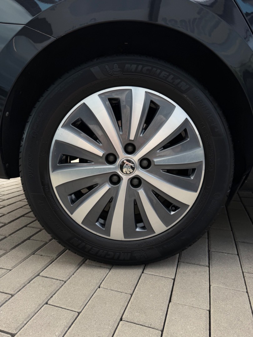 Škoda Superb Combi 2.0TDi DSG Style SK ŠPZ