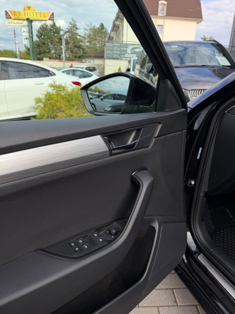 Škoda Superb Combi 2.0TDi DSG Style SK ŠPZ