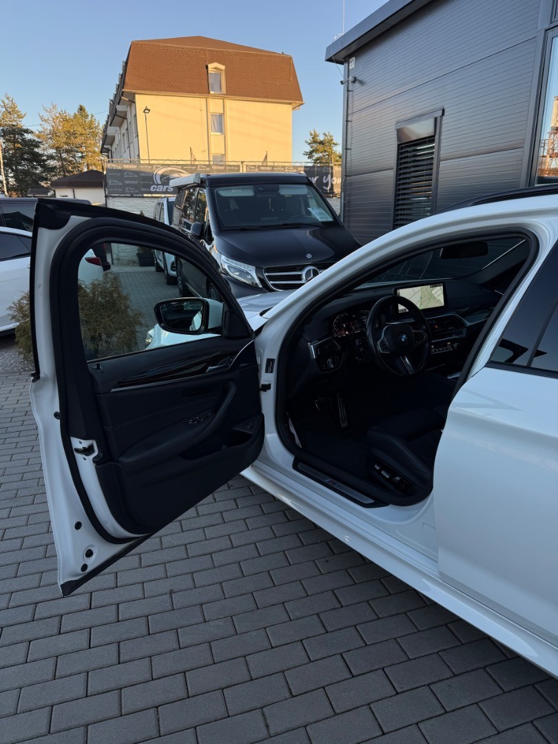 BMW Rad 5 Touring 530d  mHEV x-Drive A/T M-Sport M-sedadlá Edition SK ŠPZ
