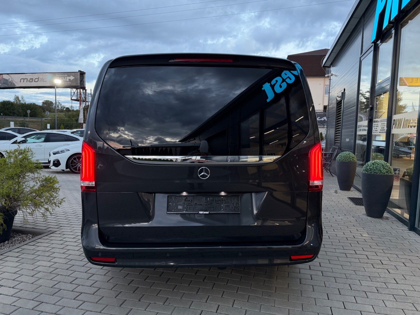 Mercedes-Benz V trieda 300CDi A/T 4Matic 7M AMG line