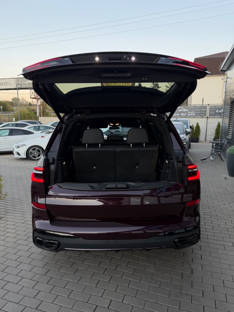 BMW X7 M60i x-Drive M-Sport HEV A/T 7-MIESTNE