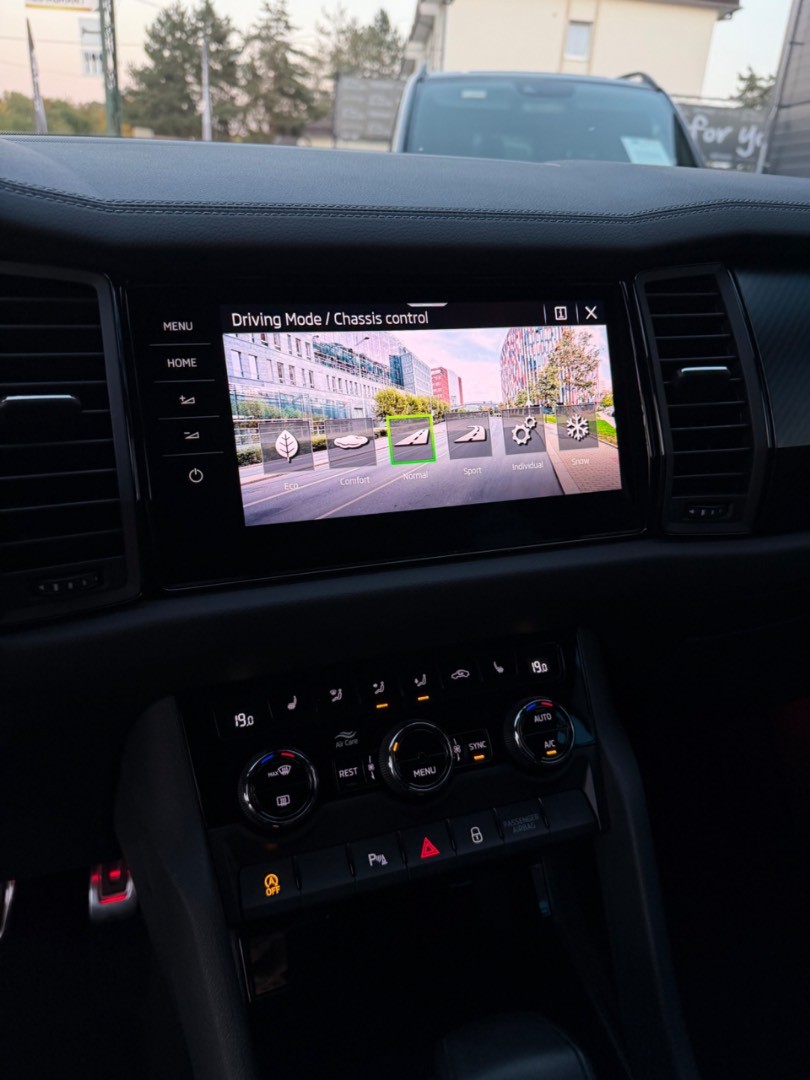 Škoda Kodiaq 2.0TDi DSG 4×4 Sportline ŤAŽNÉ-VIRTUAL-KAMERA
