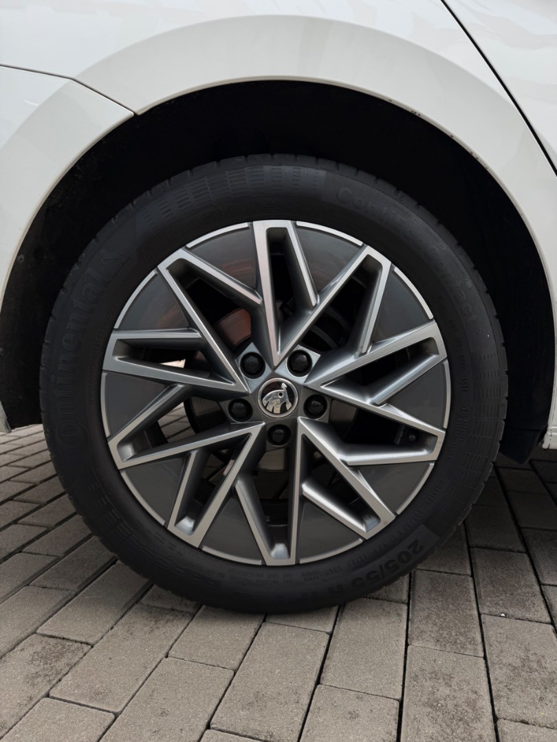 Škoda Octavia Combi 2.0TDi DSG Sport packet