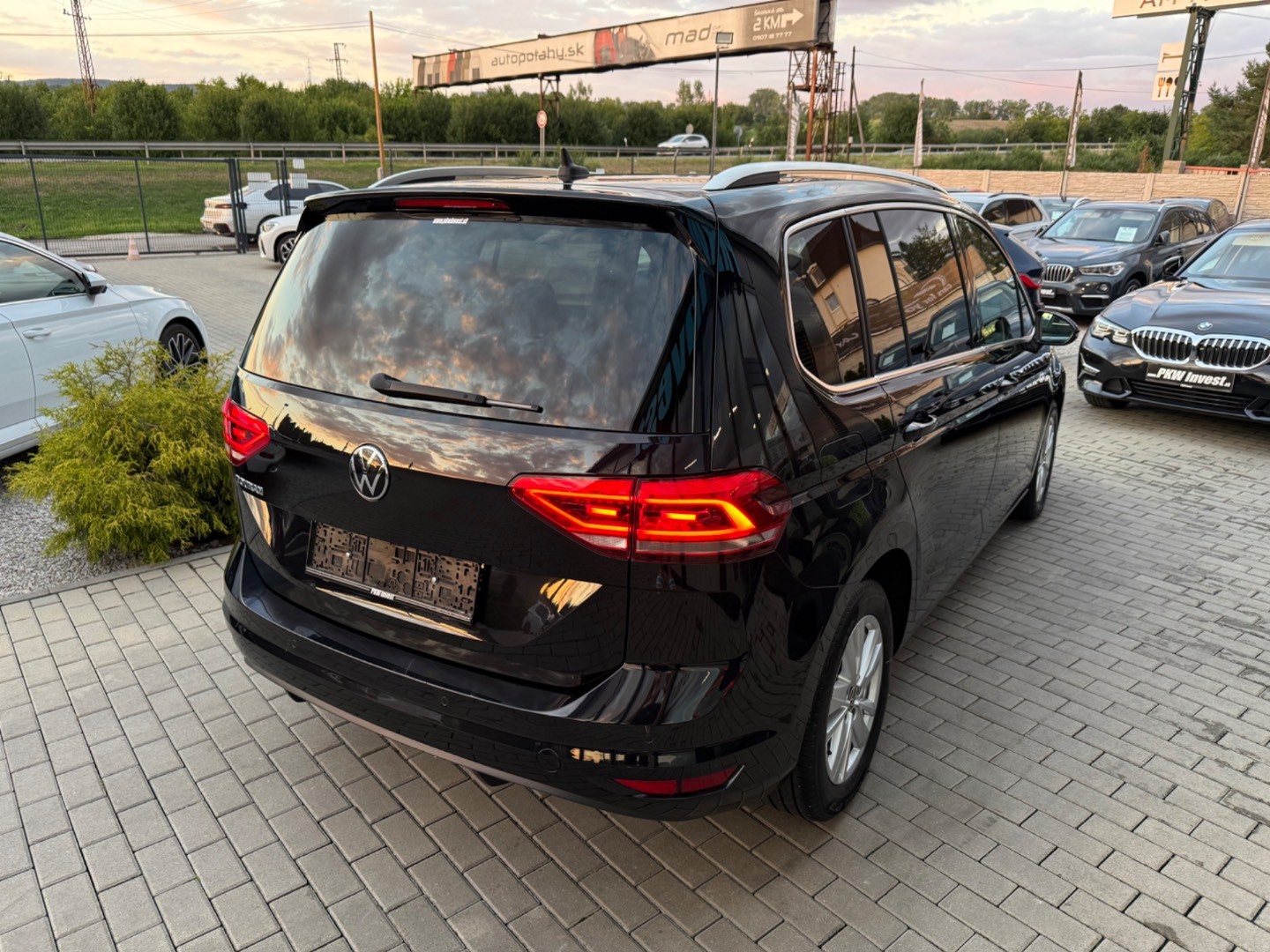 Volkswagen Touran 2.0TDi DSG Highline 7MIESTNY *ŤAŽNÉ*