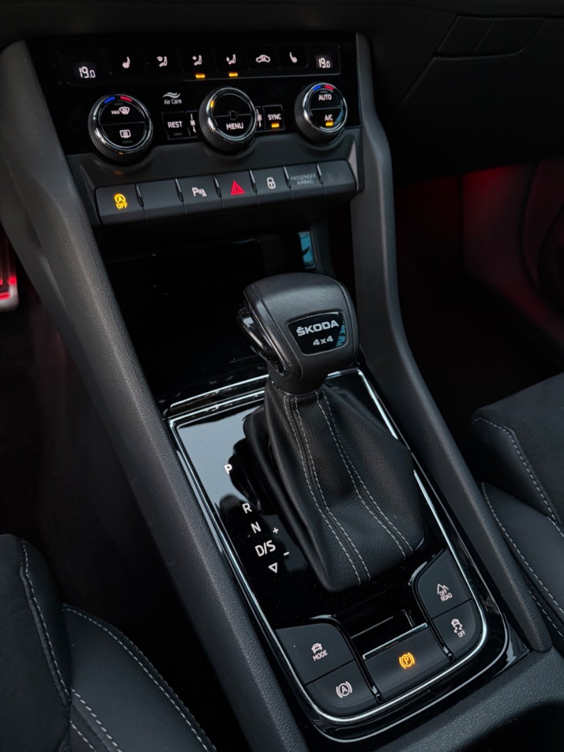 Škoda Kodiaq 2.0TDi DSG 4×4 Sportline ŤAŽNÉ-VIRTUAL-KAMERA