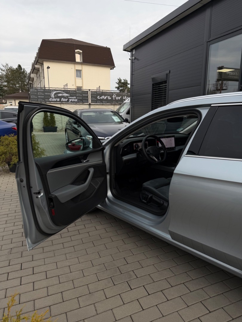 Volkswagen Passat Variant 2.0TDi DSG Elegance SK ŠPZ