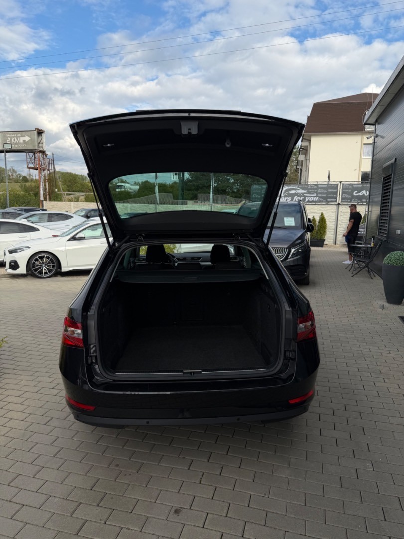Škoda Superb Combi 2.0TDi DSG Style SK ŠPZ