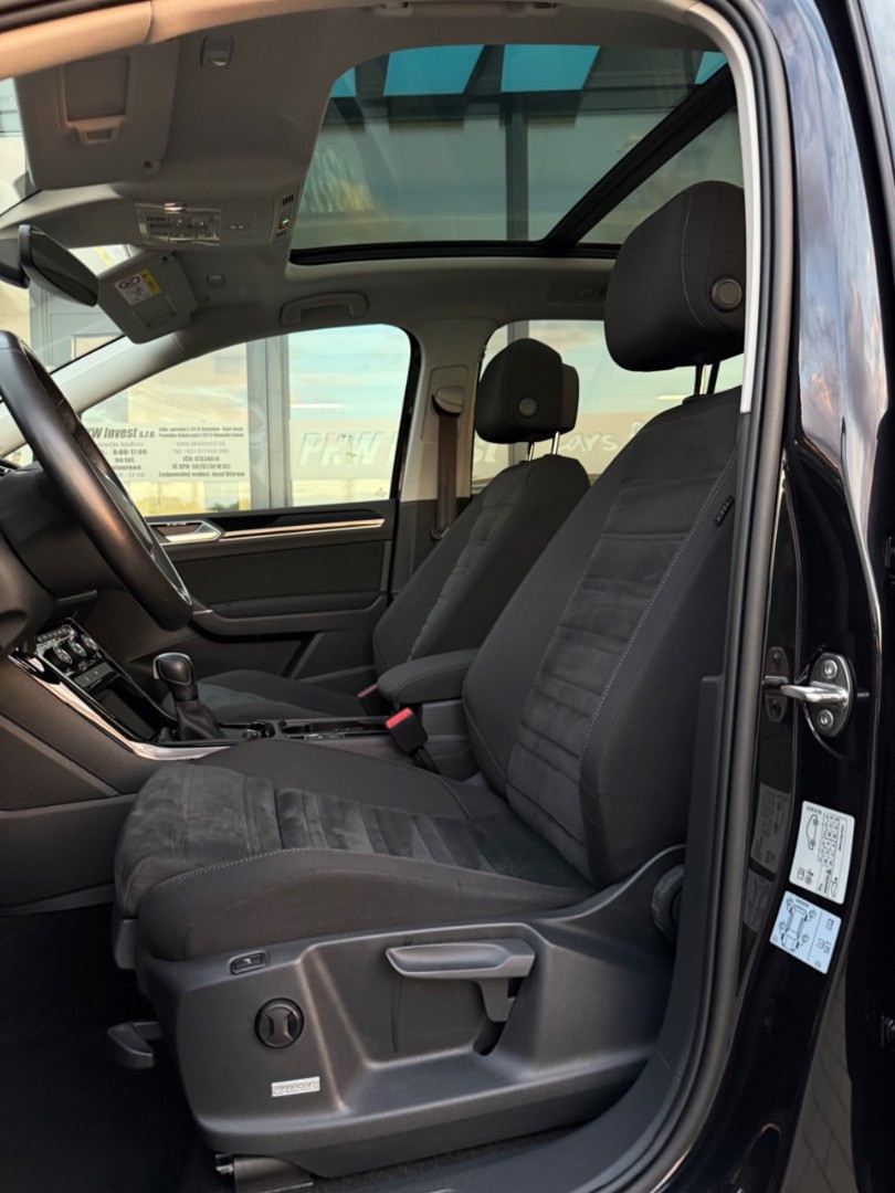 Volkswagen Touran 2.0TDi DSG Highline 7MIESTNY *ŤAŽNÉ*