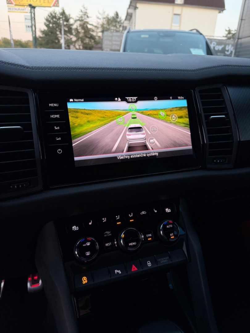 Škoda Kodiaq 2.0TDi DSG 4×4 Sportline ŤAŽNÉ-VIRTUAL-KAMERA